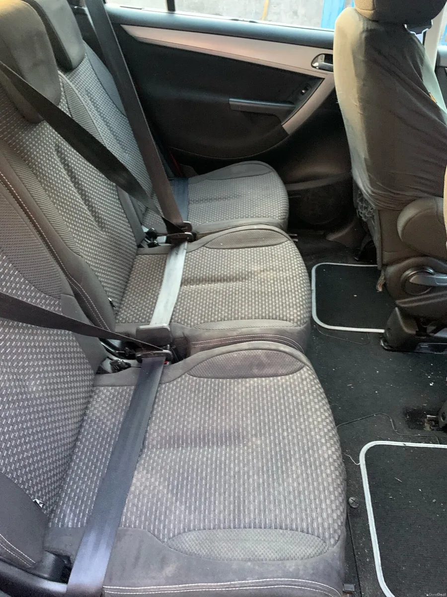 Car - Image 3