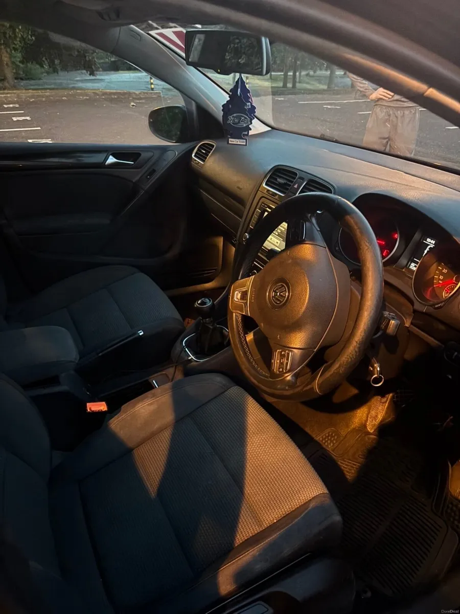 Volkswagen Golf 2011 - Image 3