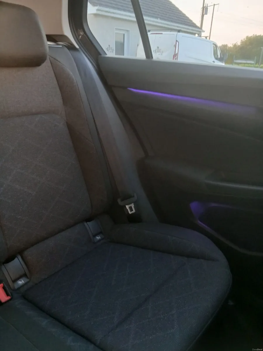 Volkswagen Golf 2022 - Image 5