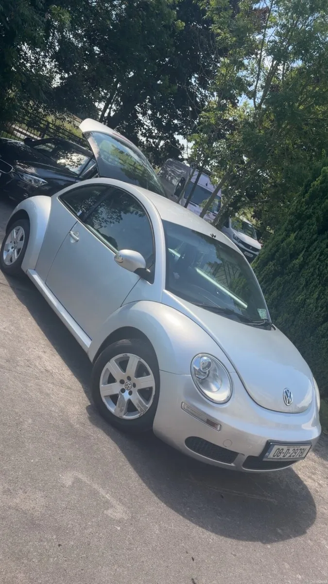 Volkswagen Beetle 2008 - Image 1
