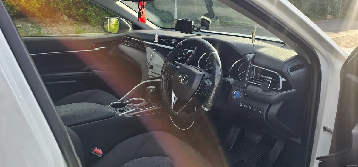 Toyota Camry 2019 - Image 4
