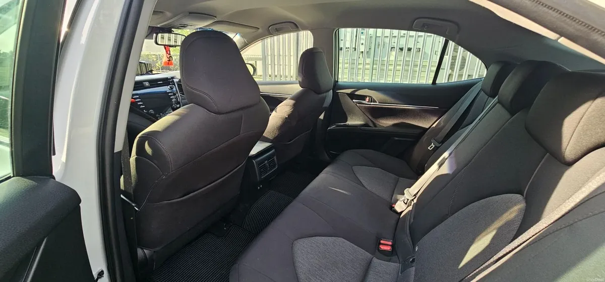 Toyota Camry 2019 - Image 6
