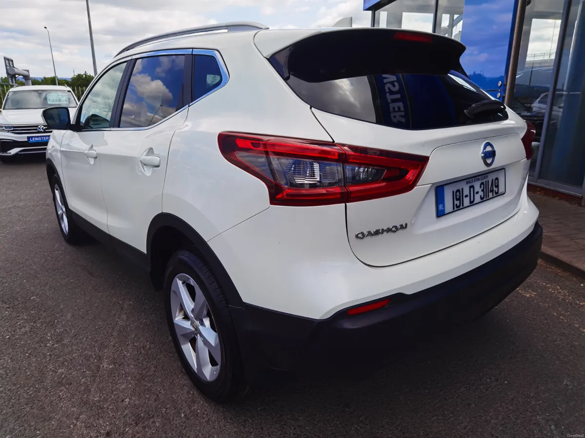 NISSAN QASHQAI 1.5 DSL SV AUTO DIESEL **PAN ROOF** - Image 6