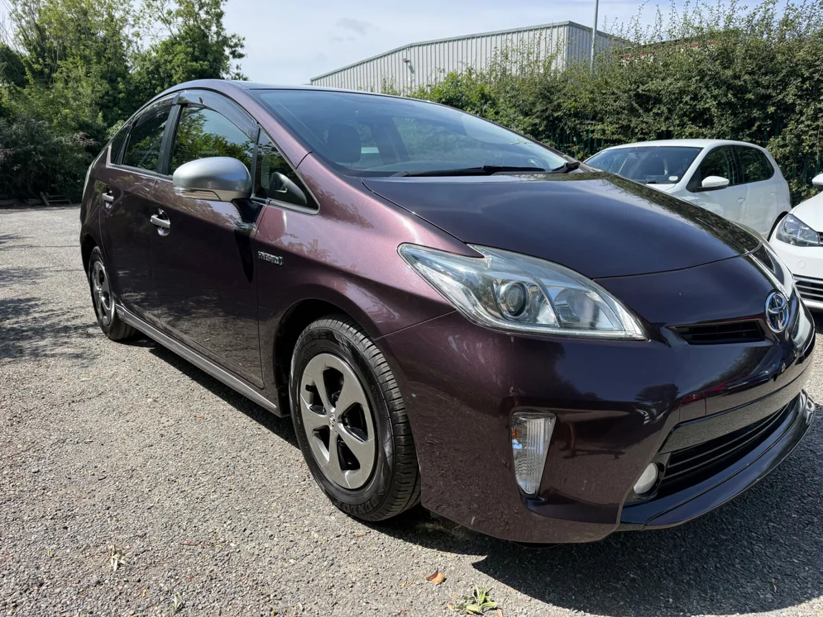 Toyota Prius very low milege!!! - Image 1