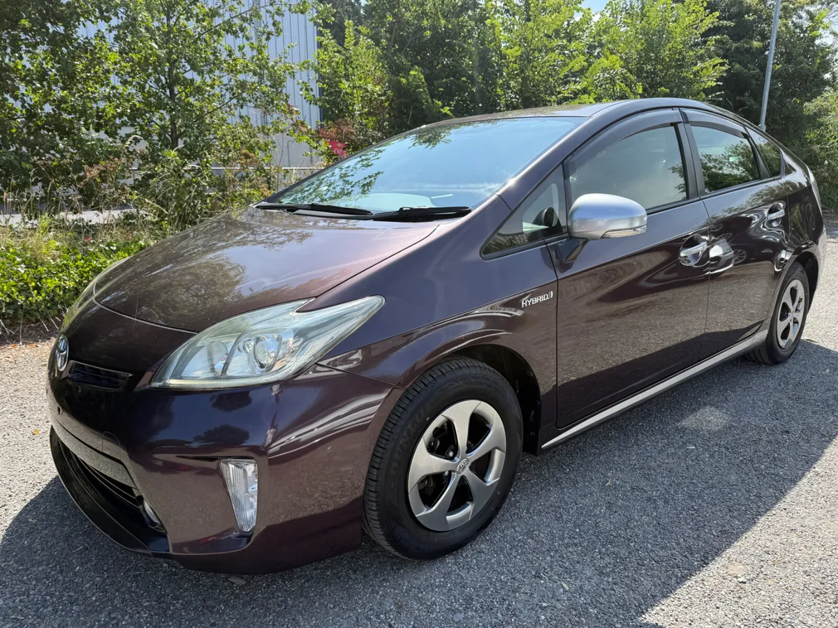 Toyota Prius very low milege!!! - Image 2