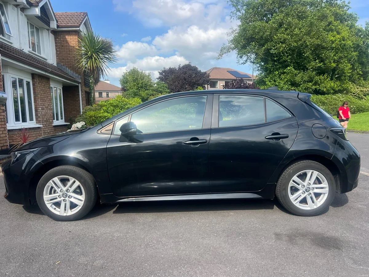 Toyota Corolla Hybrid 1.8L Petrol Automatic - Image 3