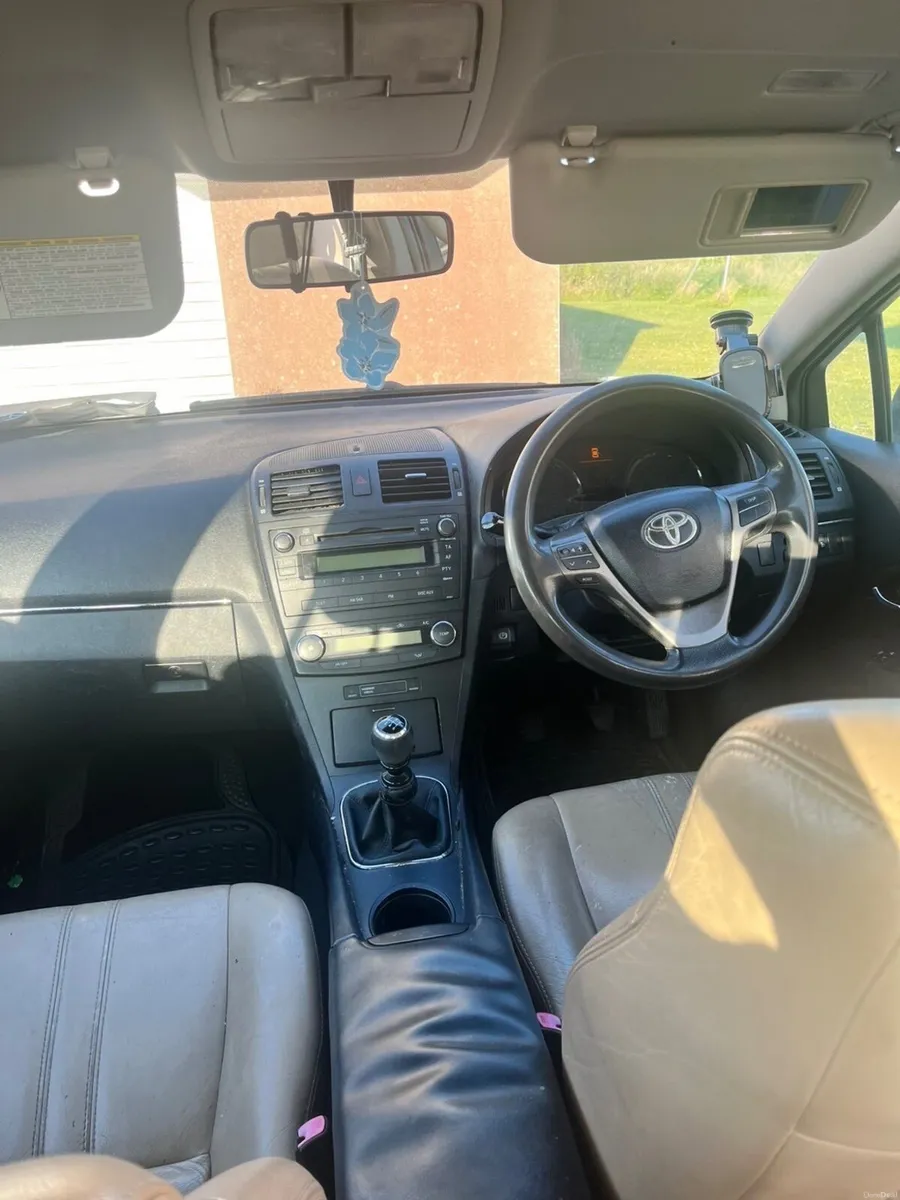 Toyota Avensis 2010 - Image 3