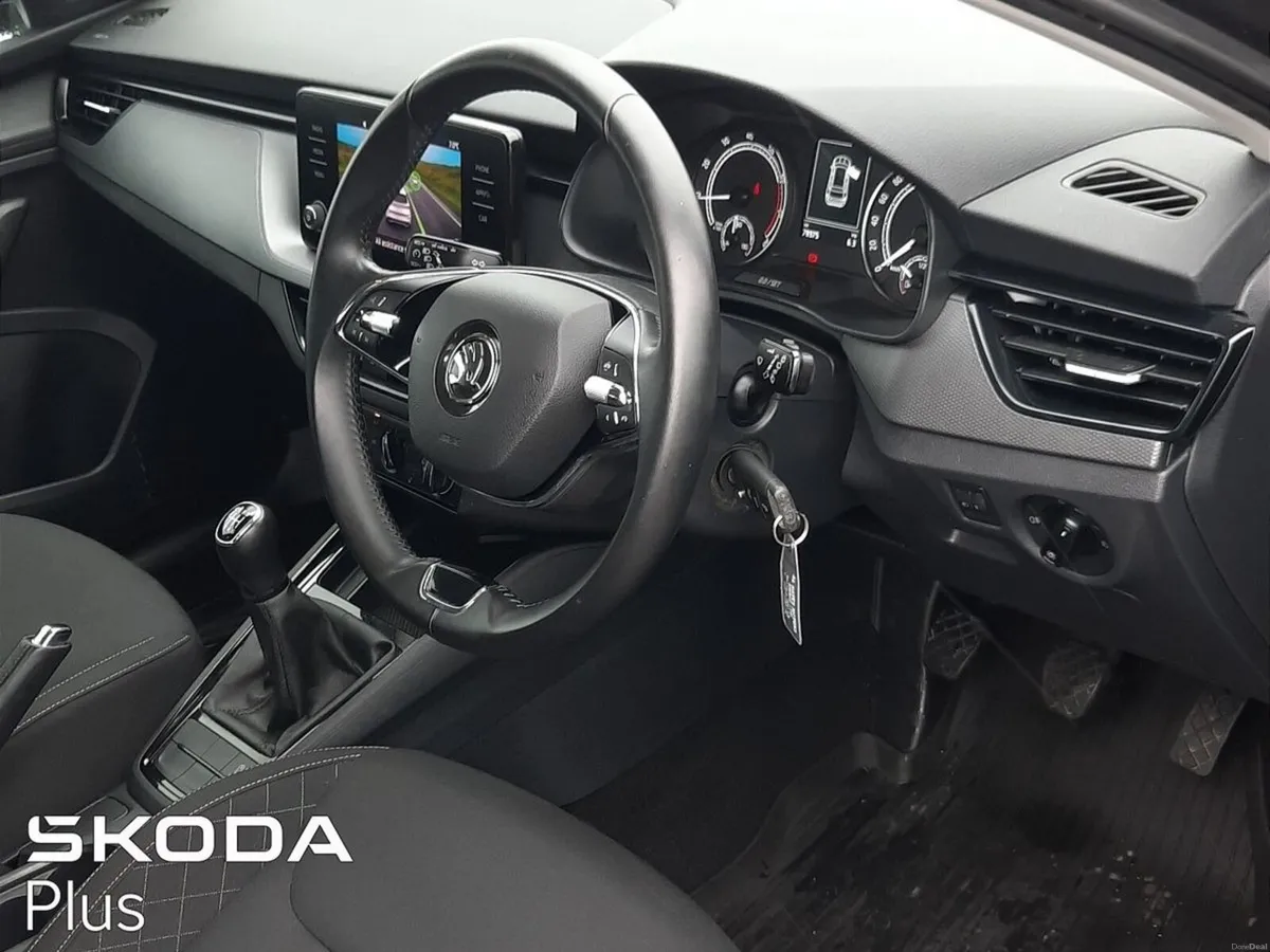 Skoda Kamiq **REVERSING CAMERA**HEATED FRONT SEATS - Image 6