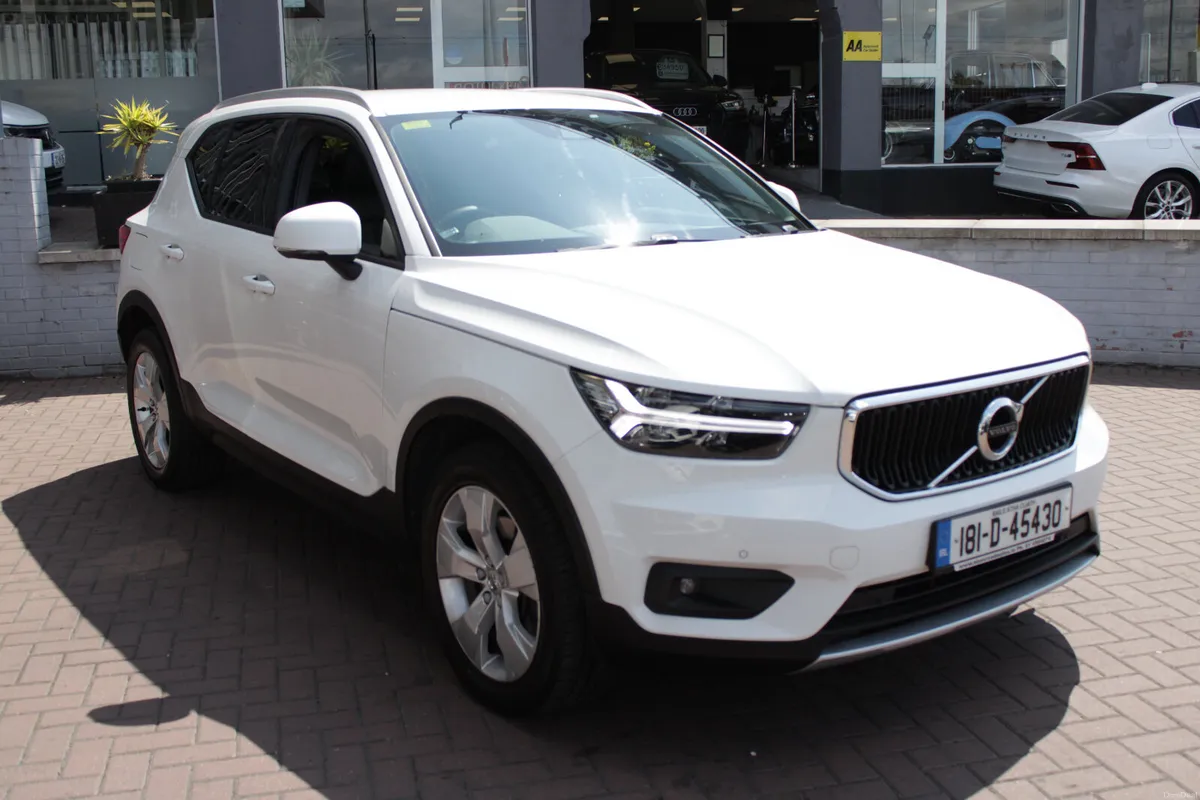 2018 VOLVO XC40 D4 AWD AUTO MOMENTUM - Image 2