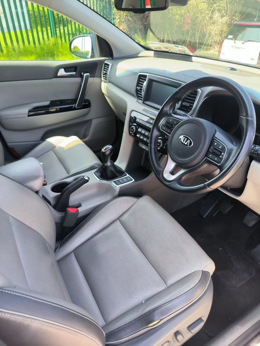 Kia Sportage 2016 GSE Model Top Spec - Image 5