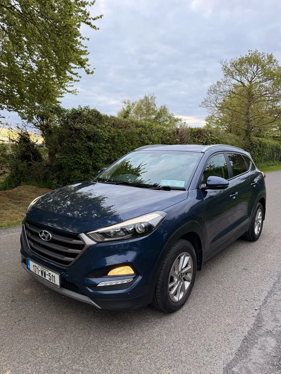 2017 Hyundai Tuscon Executive Model - Image 2