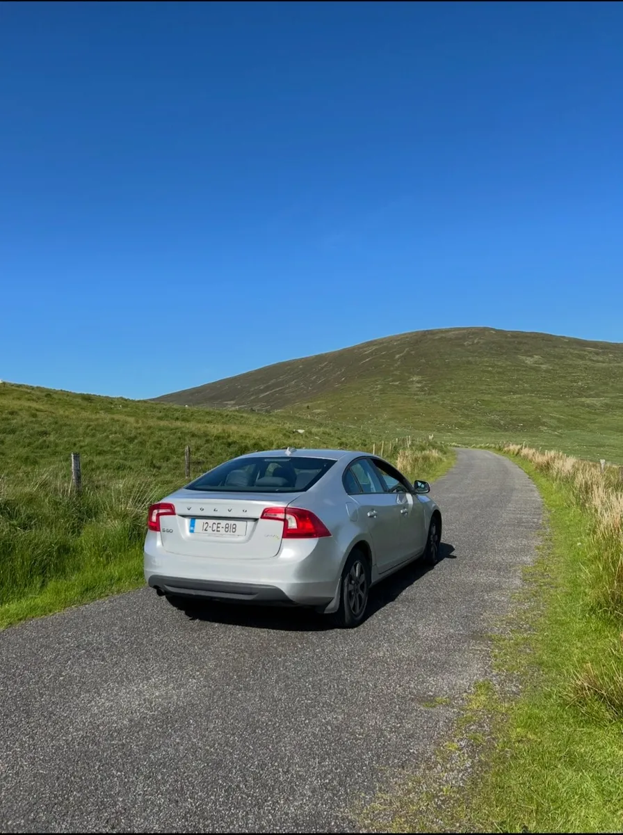 Volvo S60 2012 - Image 2