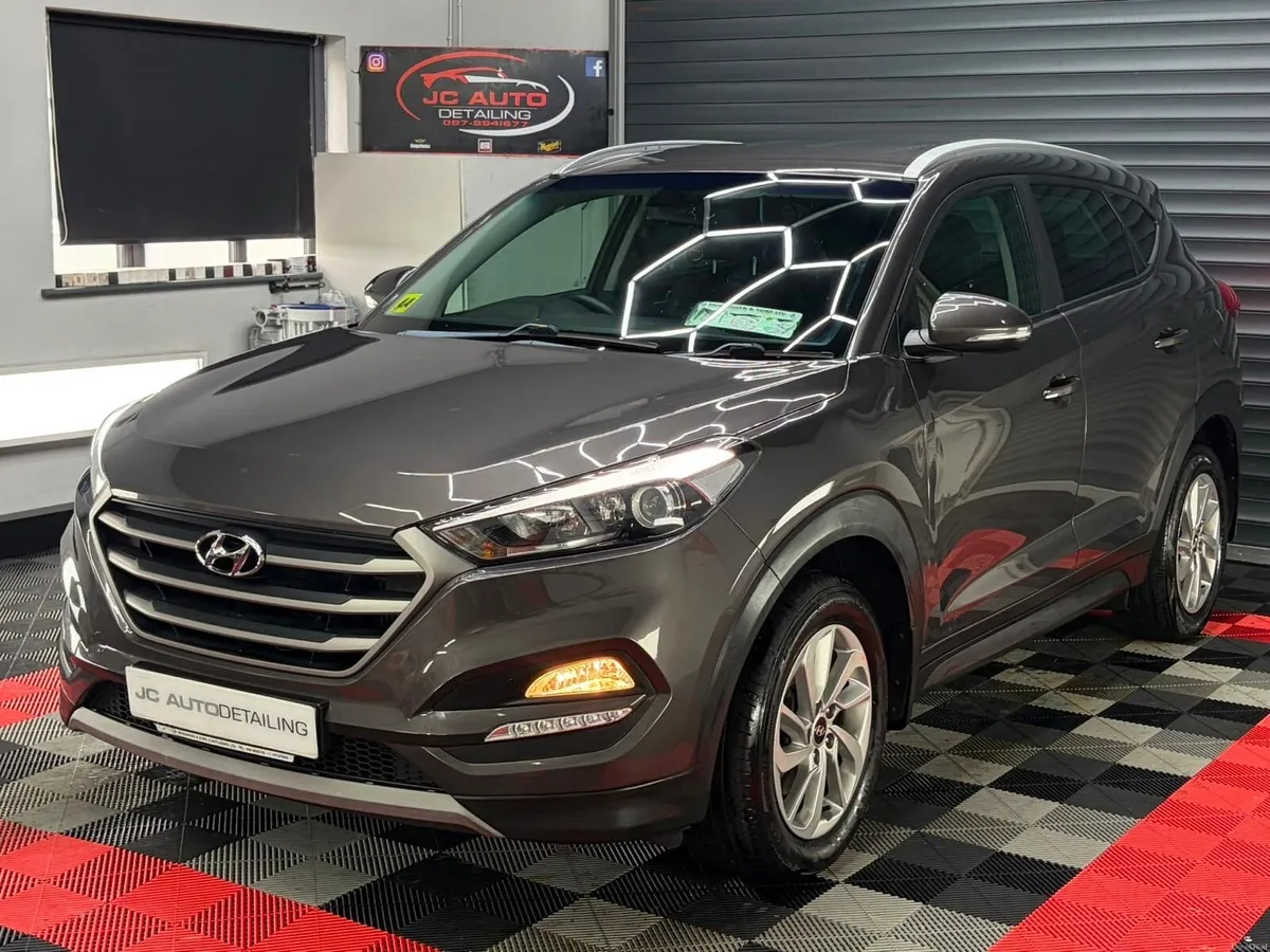 2018, 1.7L Executive Hyundai Tucson - Image 5