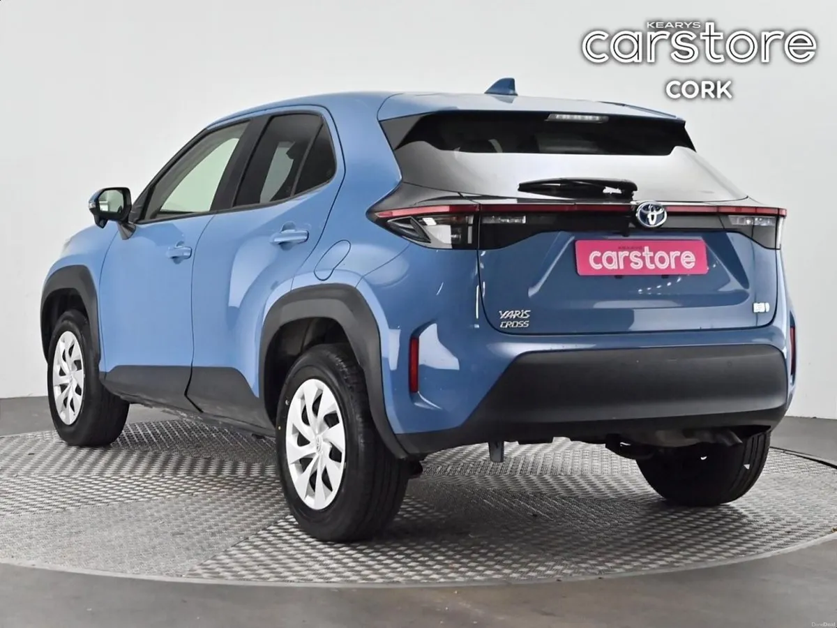 Toyota Yaris Cross 1.5 Hybrid CVT - Image 3