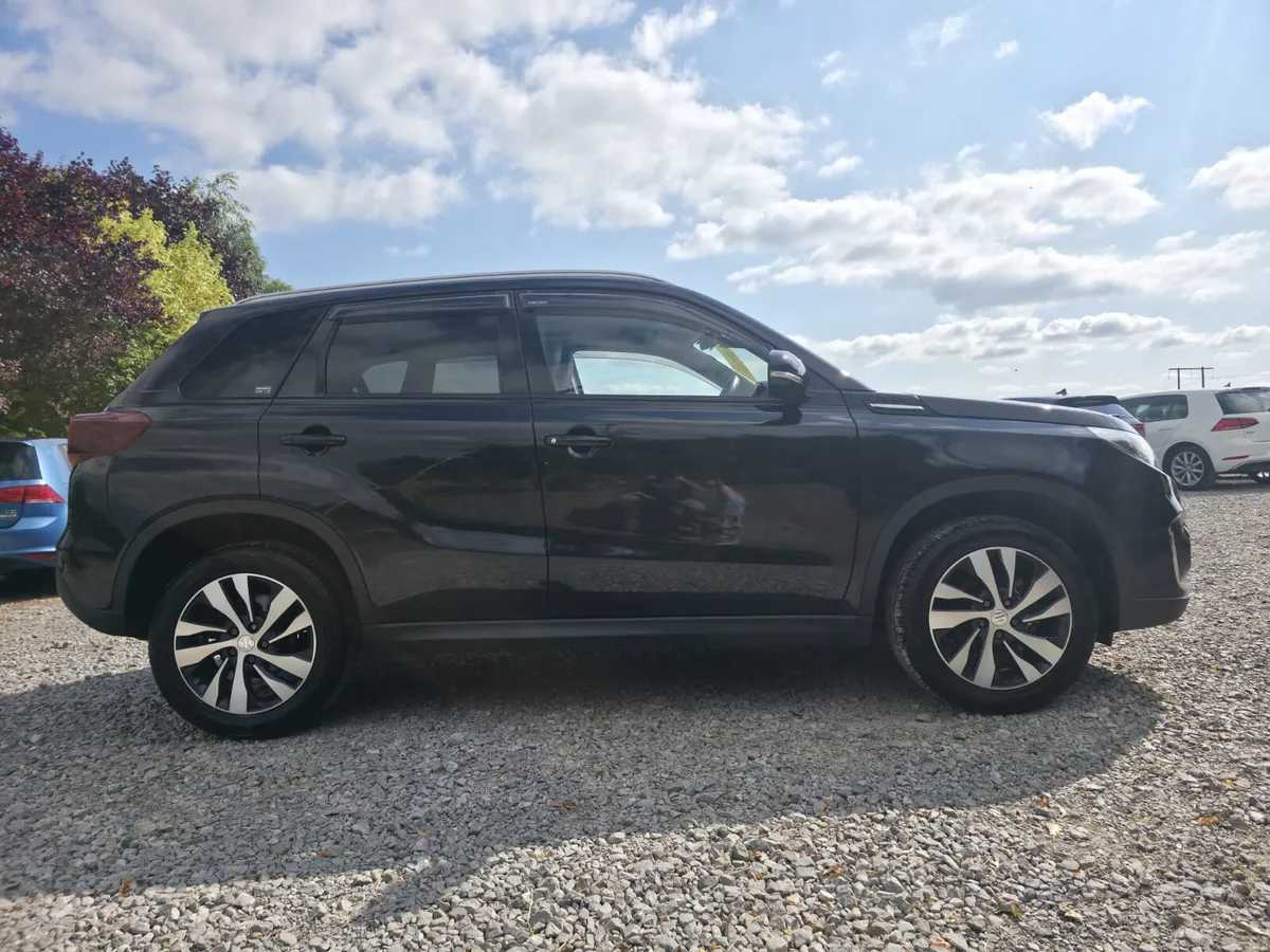 2022 Suzuki Vitara HV - Image 6