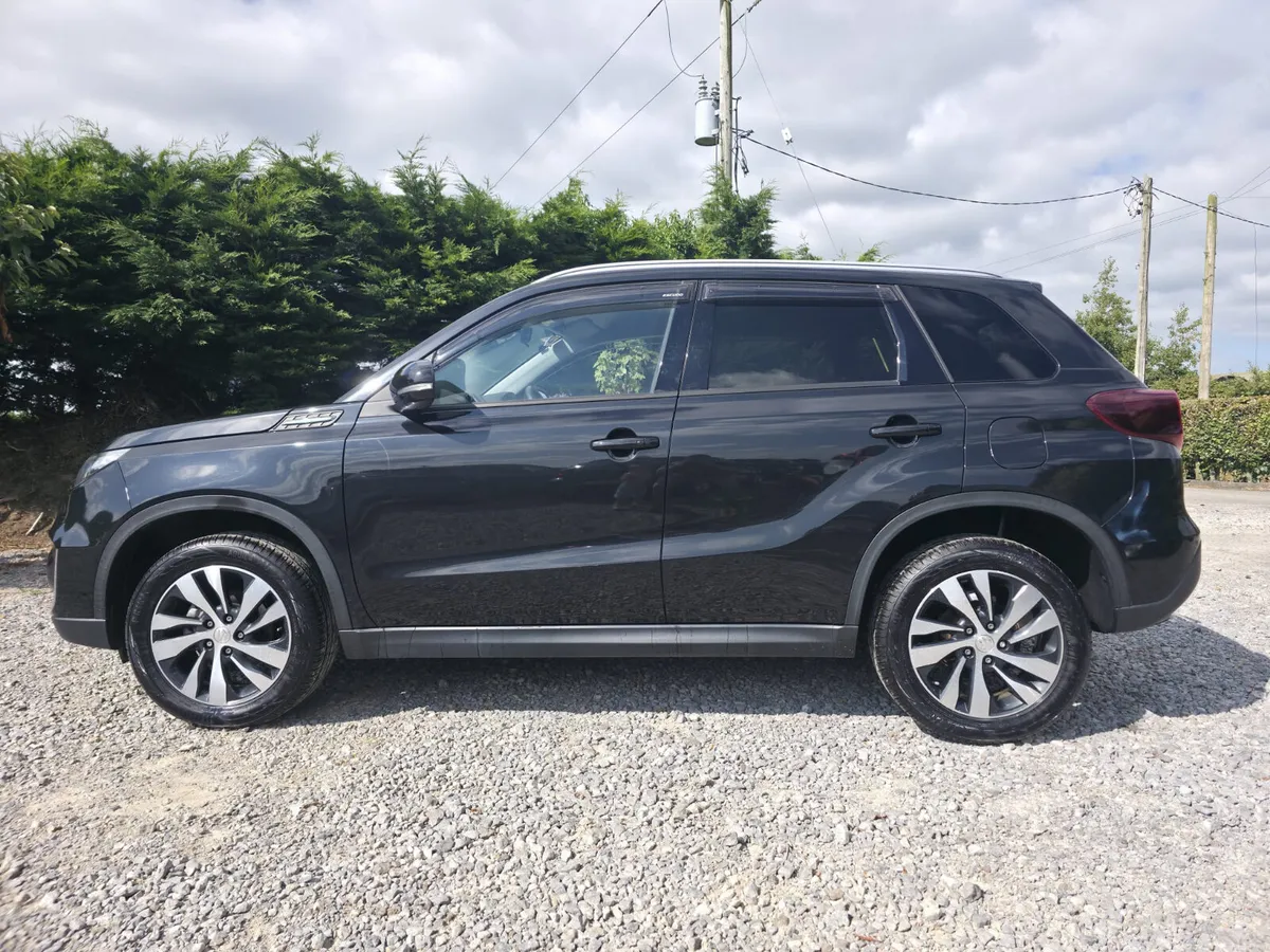 2022 Suzuki Vitara HV - Image 2