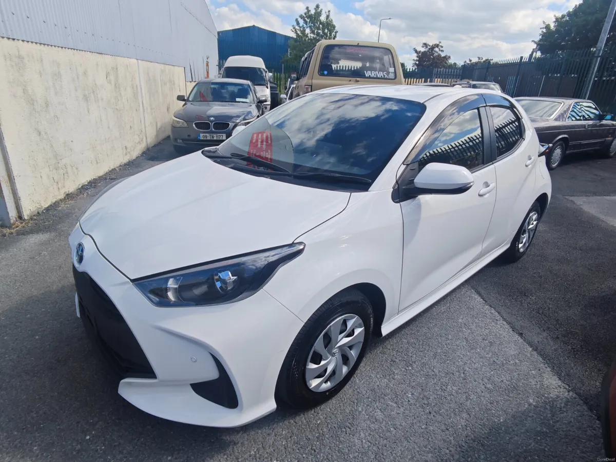 Toyota Yaris 1.5 Hybrid 2021 With Low Mileage - Image 2