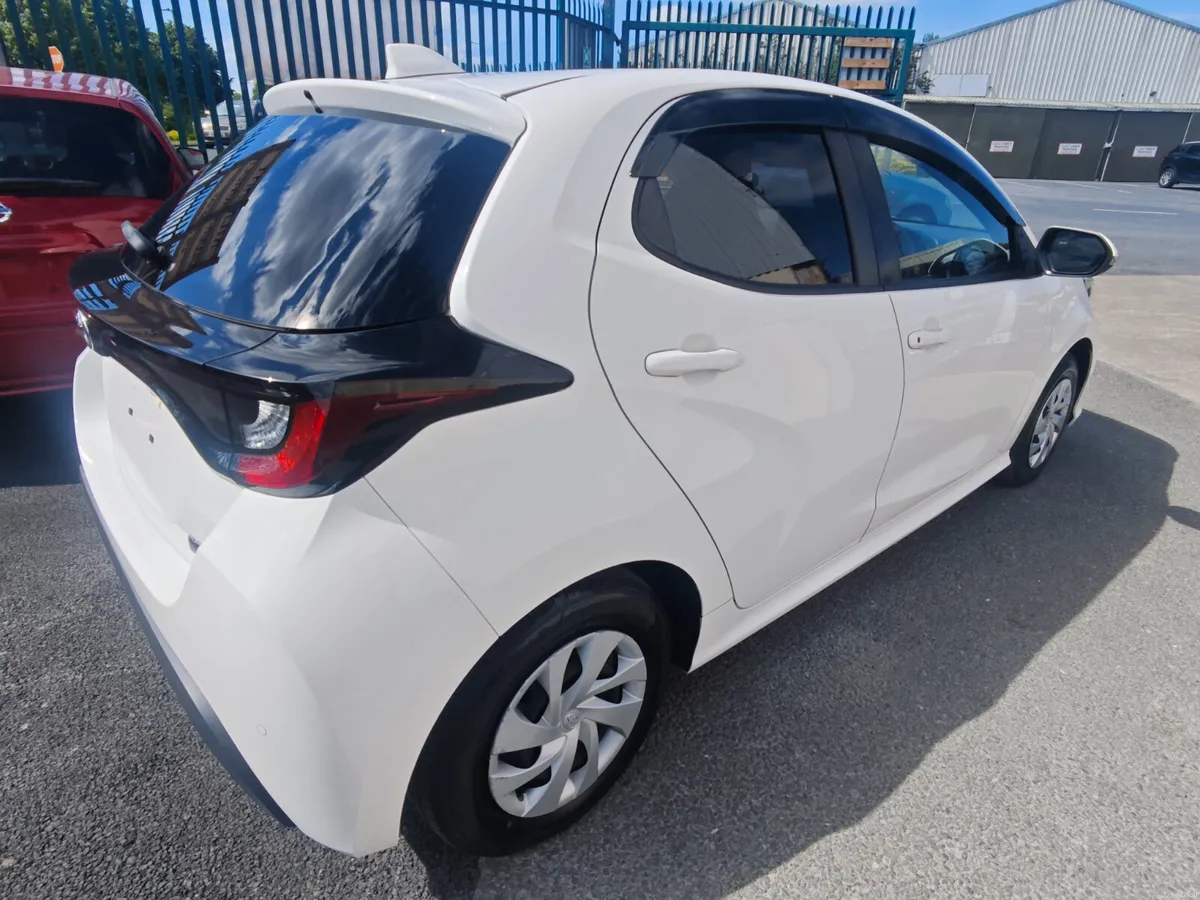Toyota Yaris 1.5 Hybrid 2021 With Low Mileage - Image 4