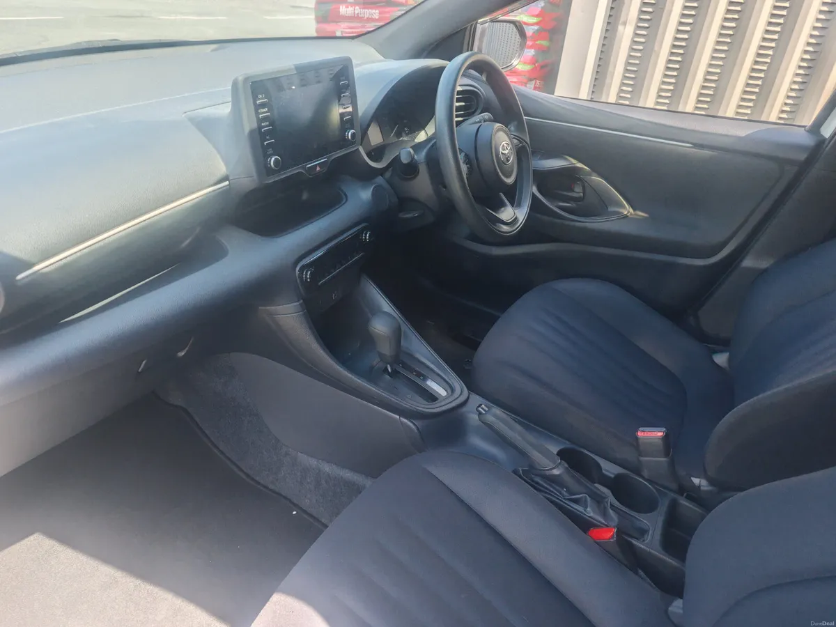 Toyota Yaris 1.5 Hybrid 2021 With Low Mileage - Image 6
