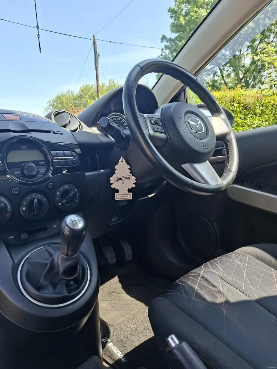 Mazda Mazda2 2011 - Image 2