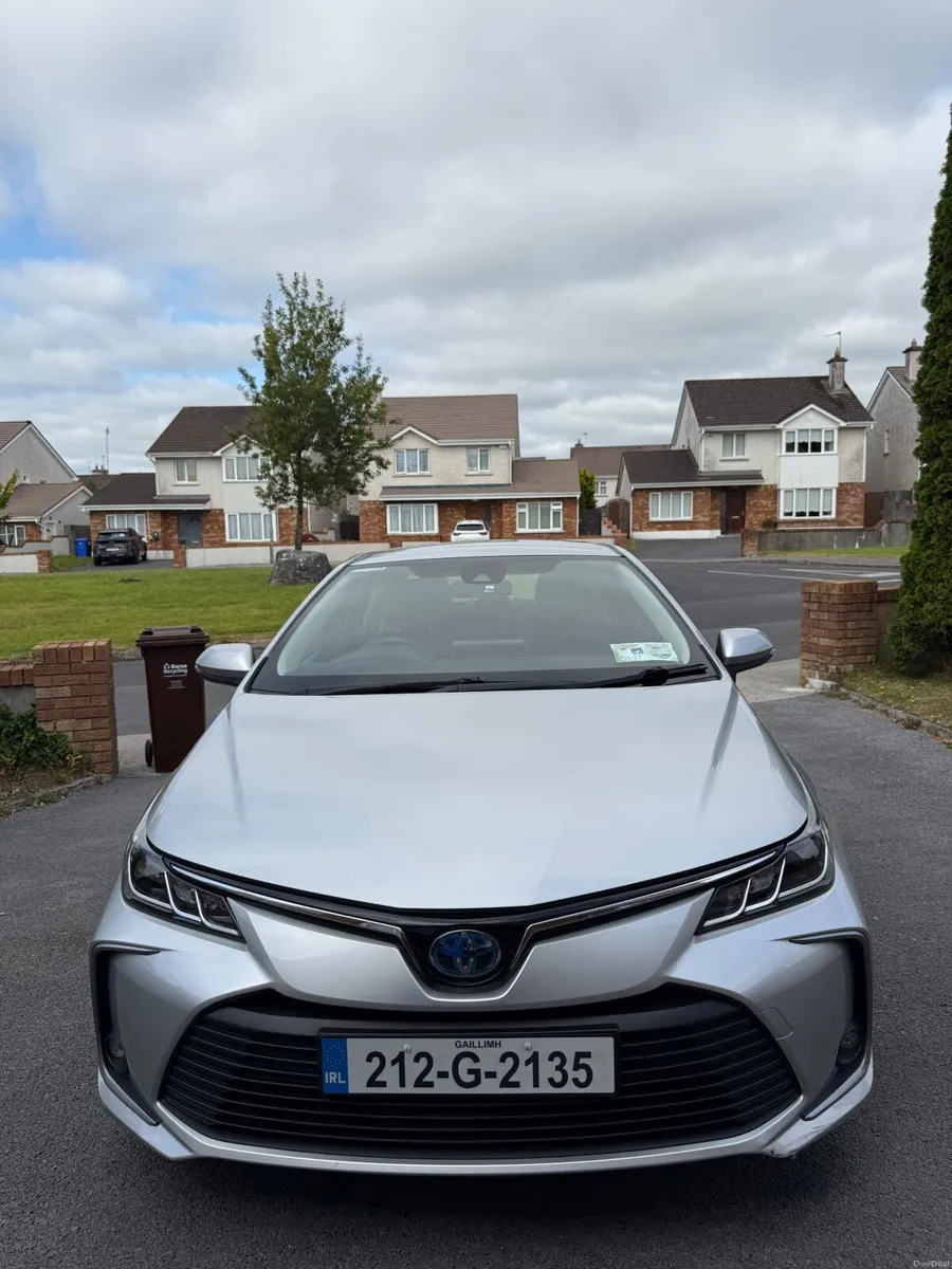 2021 Toyota Corolla Hybrid Luna Saloon - Image 4