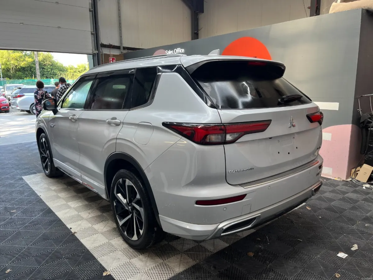 Mitsubishi Outlander 2022 MITSUBISHI OUTLANDER PHE - Image 4