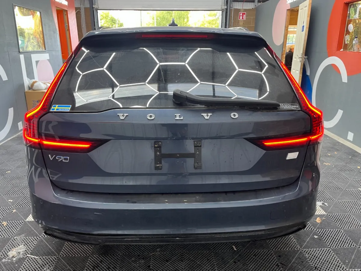Volvo V90 2023 VOLVO V90 T8 PLUG-IN 2.0 AUTOMATIC - Image 3