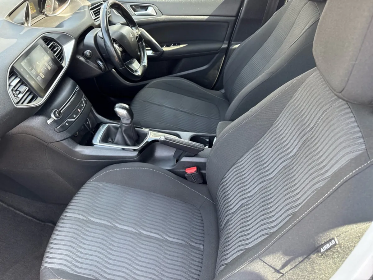 Peugeot 308 ACTIVE 1.2 82 4DR B6 - Image 2