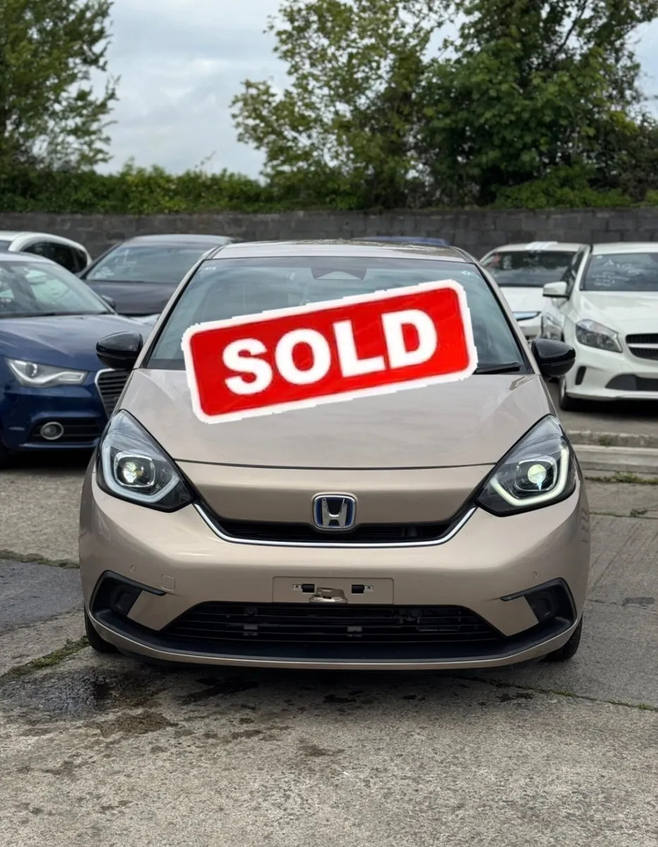 Honda Fit 1.5 Hybrid 24000 KM ONLY 2022 2 KEYS - Image 1