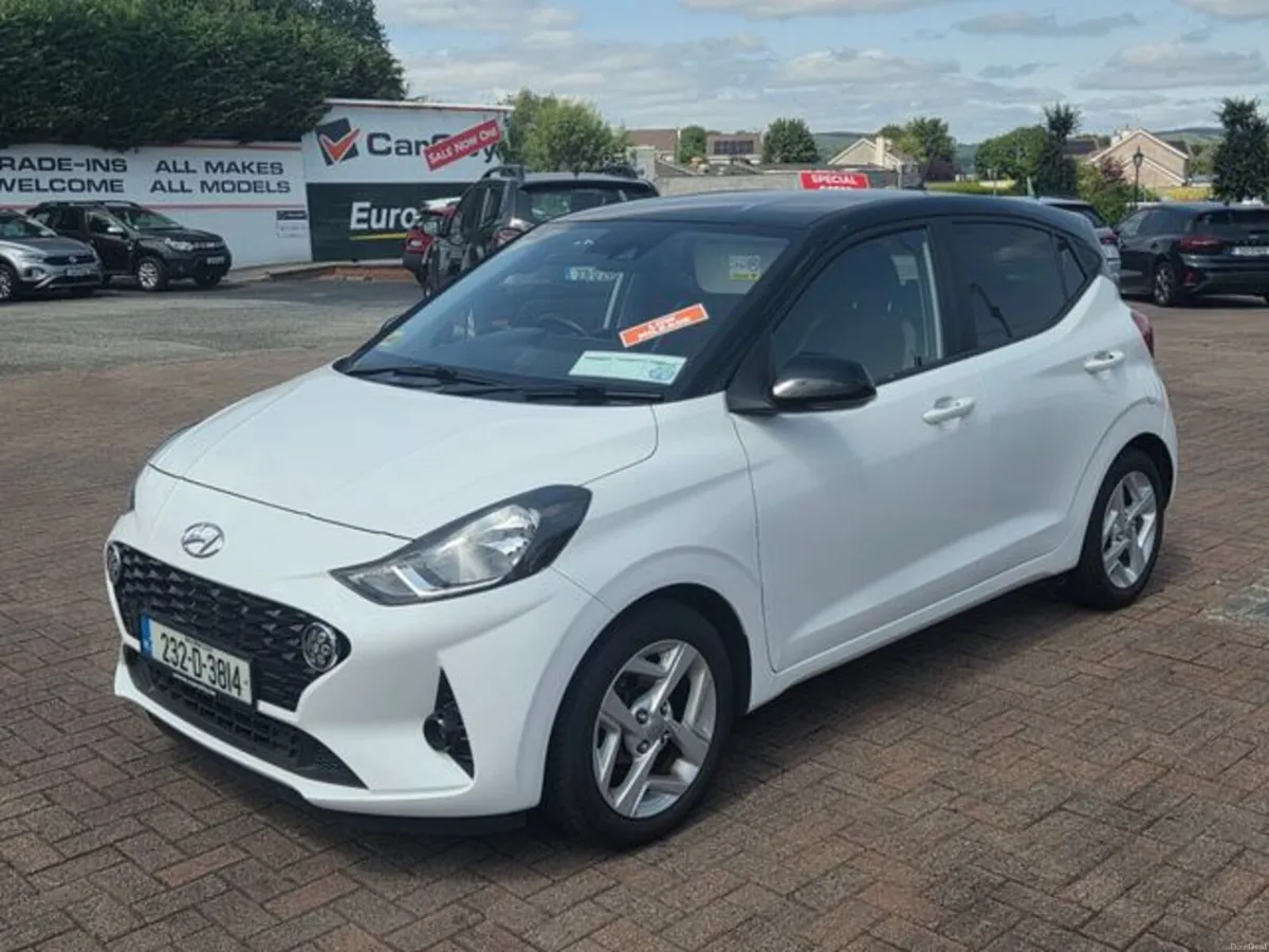 Hyundai i10 Deluxe Plus 2tone 5DR - Image 3