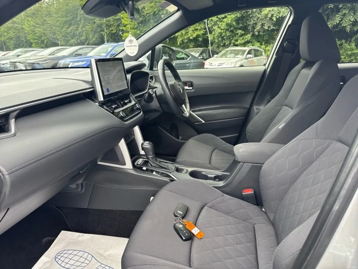Toyota Corolla Cross COROLLA CROSS SPORT - Image 6