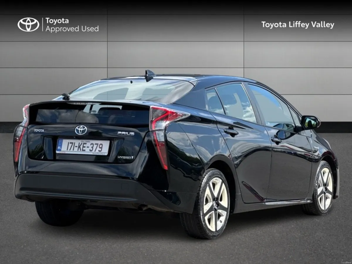 Toyota Prius PRIUS HYBRID LUXURY - Image 2