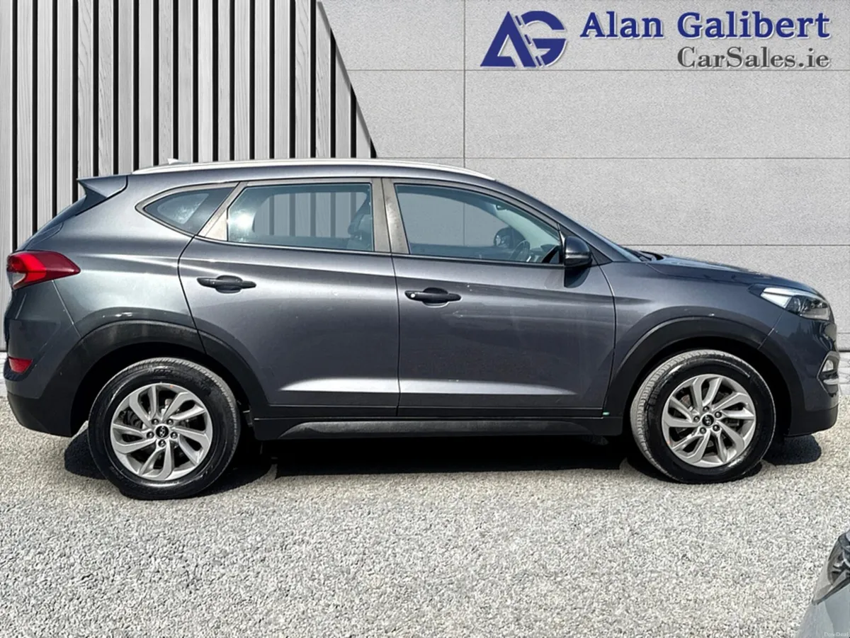 Hyundai Tucson 1.7 SE NAV - Image 3