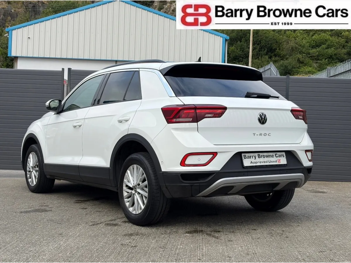Volkswagen T-Roc LIFE TSI - Image 5