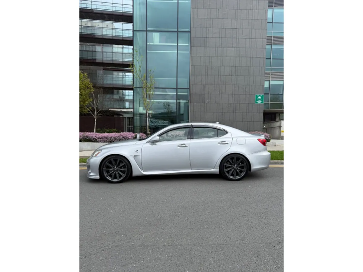 Lexus IS AUTO - Image 1