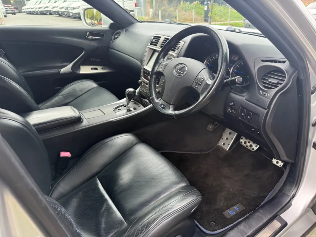 Lexus IS AUTO - Image 5