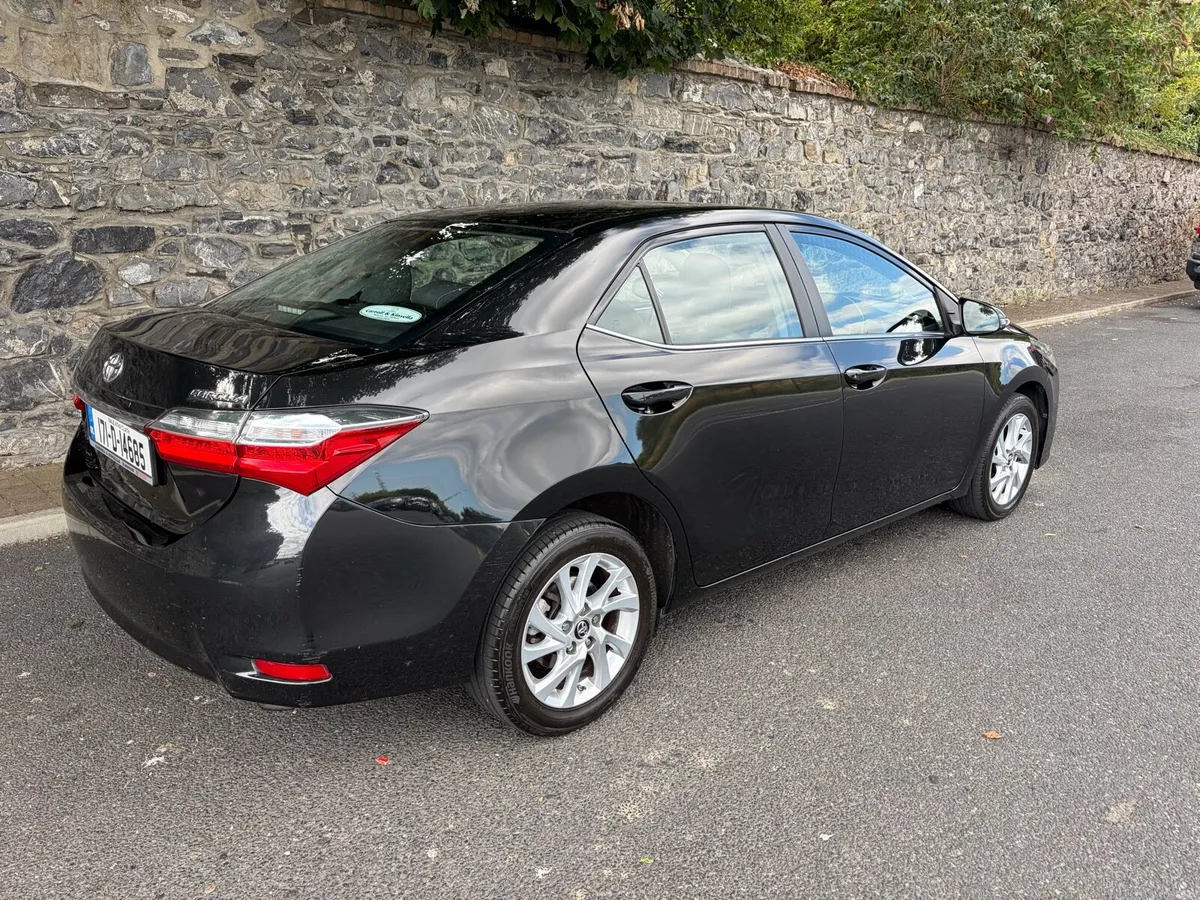 2017 Toyota Corolla - Image 2