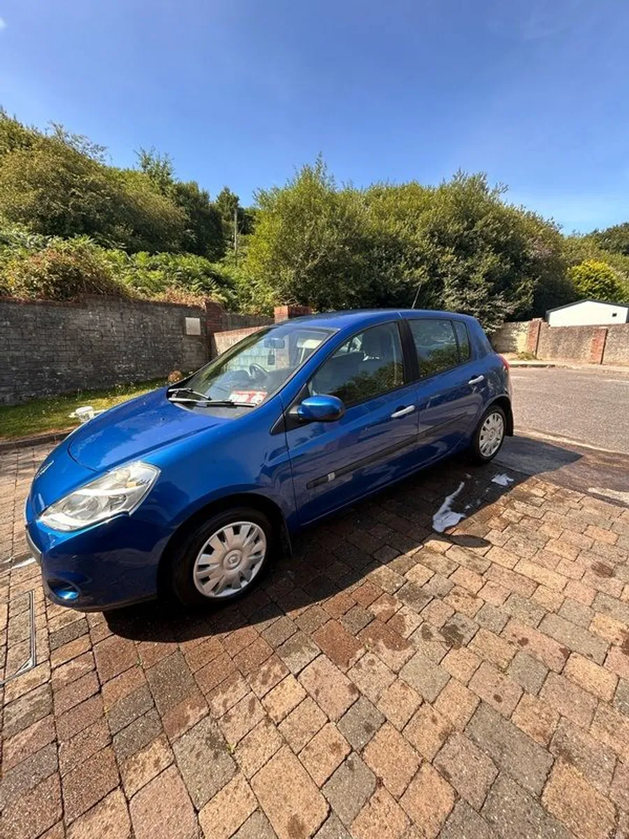 2010 Renault Clio 1.5 diesel - Image 2