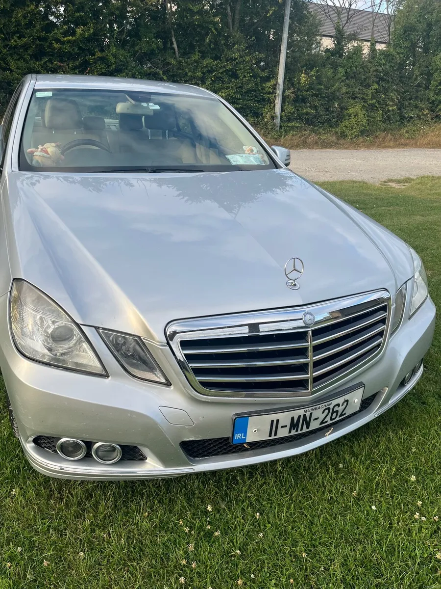 Mercedes-Benz E-Class 2011 - Image 5