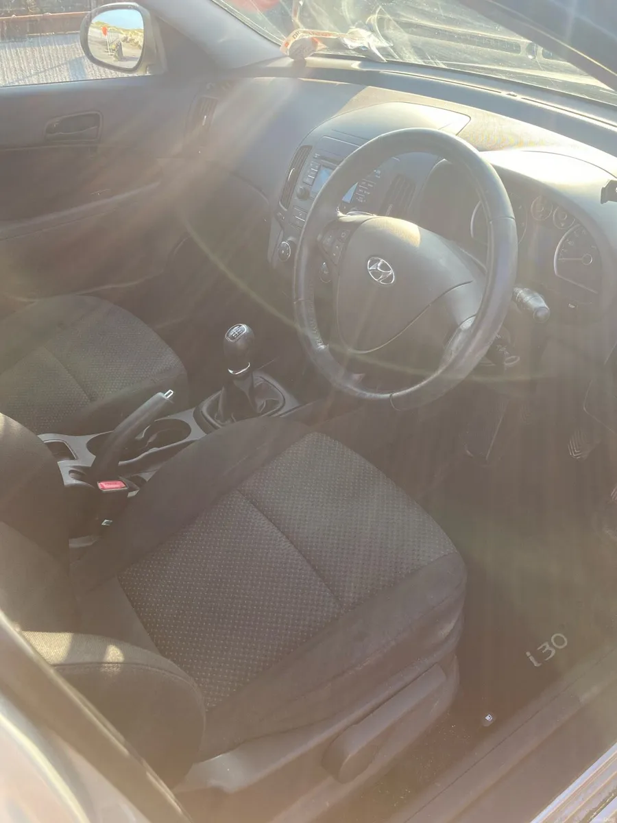 Hyundai i30 - Image 2