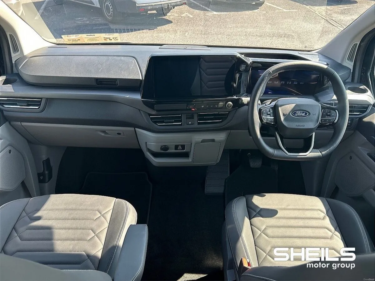 Ford Tourneo Custom TOURNEO PHEV AUTO - ALLOYS & L - Image 3
