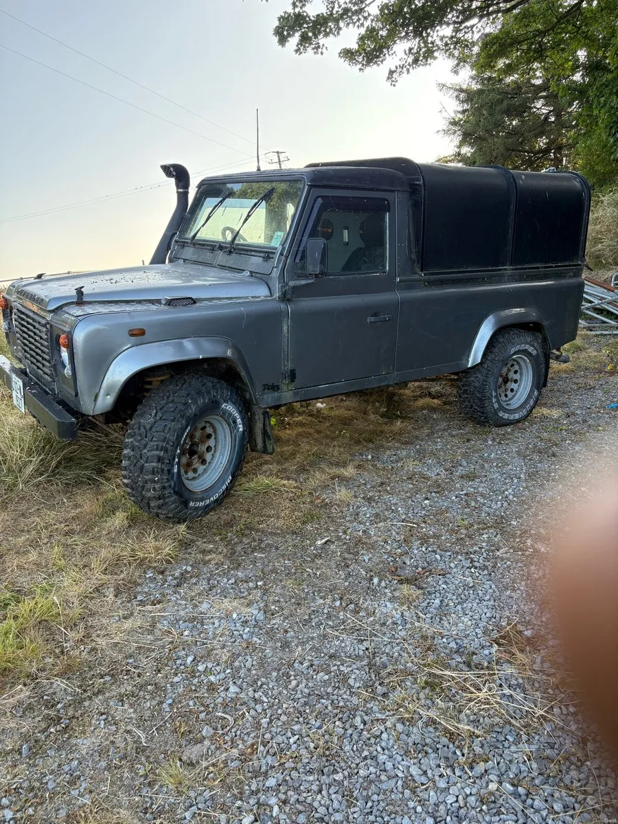 Land Rover defender 110 td5 pickup - Image 2