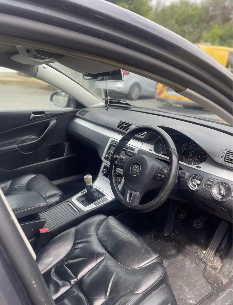 VW Passat 2010 - Image 5