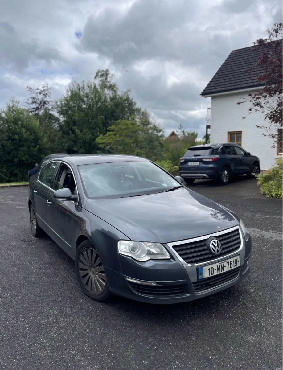VW Passat 2010 - Image 2