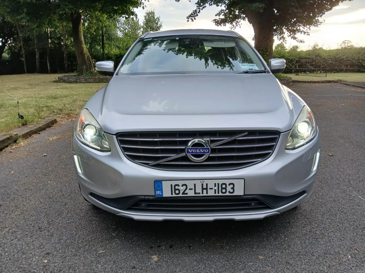 Volvo XC60 D5 Automatic - Image 2