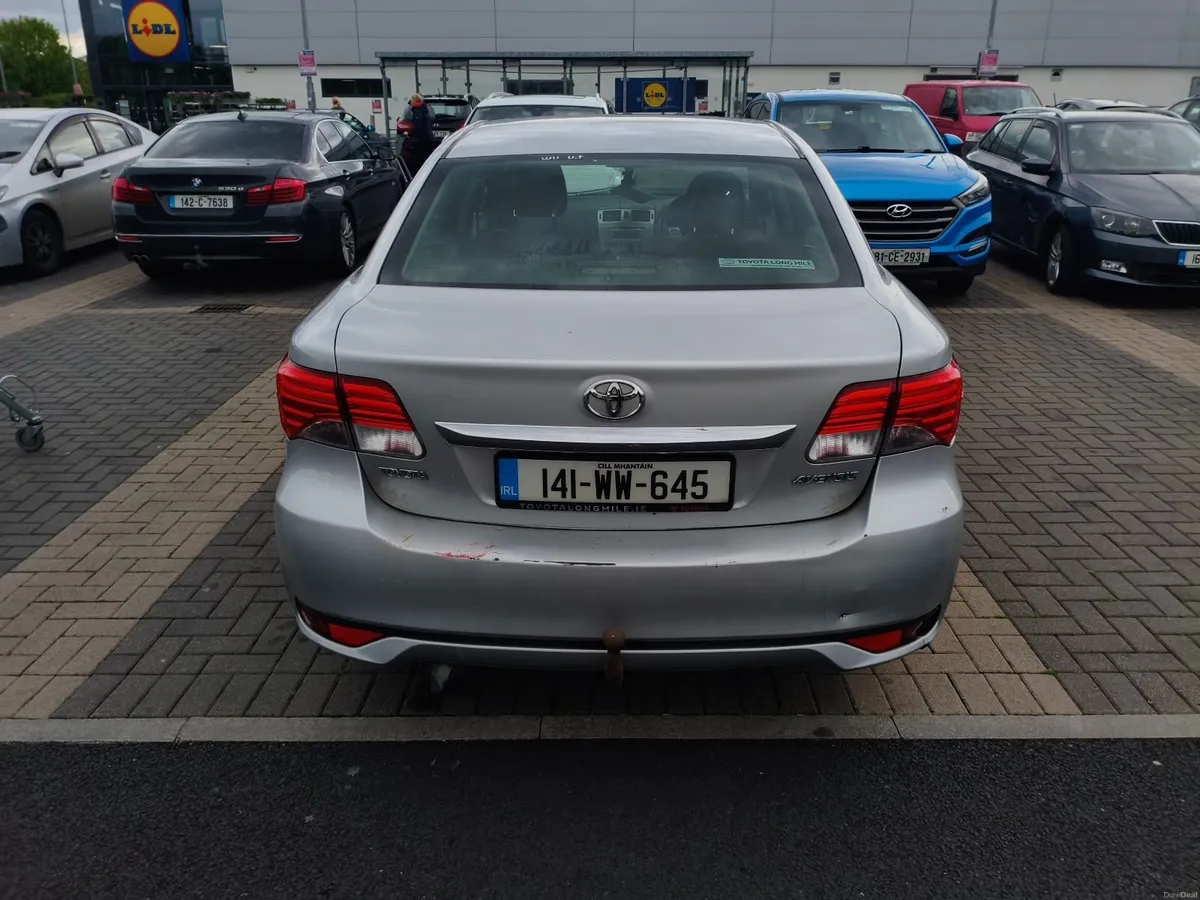 Toyota Avensis 2014 - Image 2