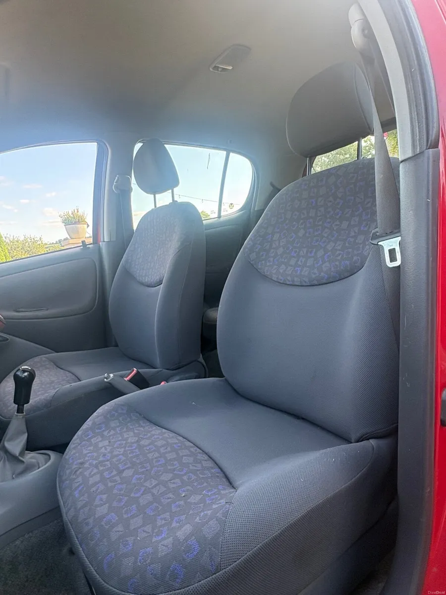 Toyota Yaris 2003 - Image 2