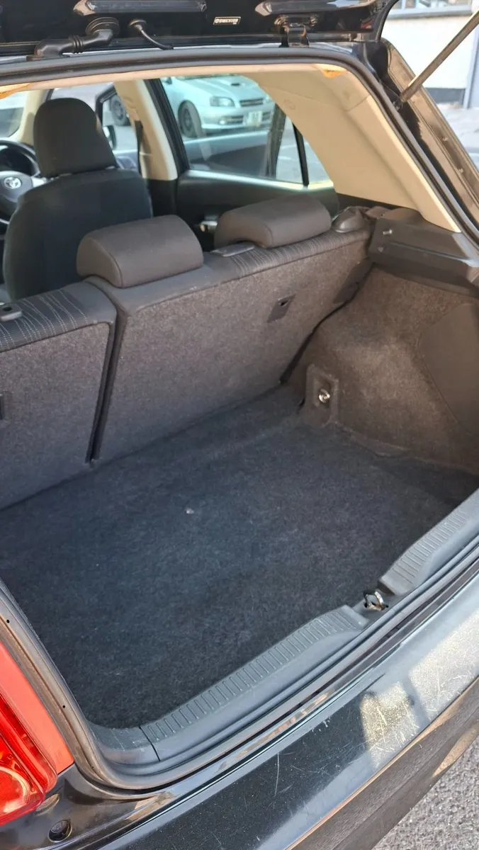 Toyota Auris 2008 - Image 4