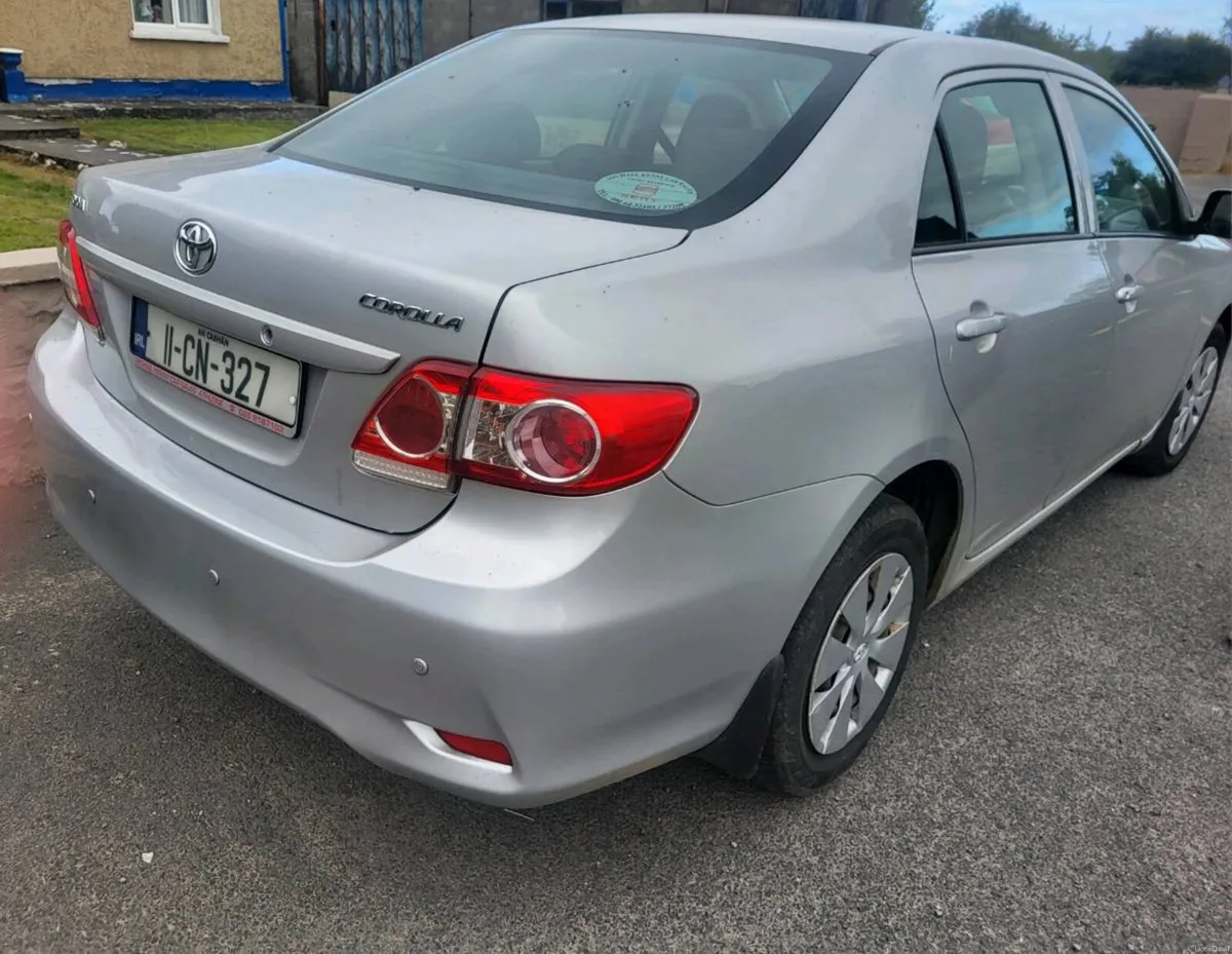 Toyota corolla 2011 - Image 3