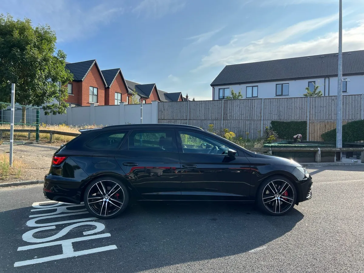 SEAT Leon Cupra 300 ST DSG 4Drive - Image 5